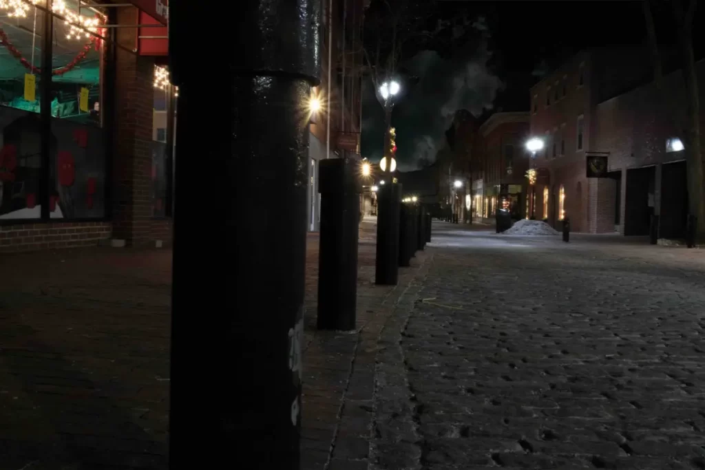 Ghostly whispers fill Salem’s dark street