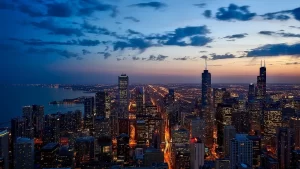 City skyline of Chicago overlooking tall buildings